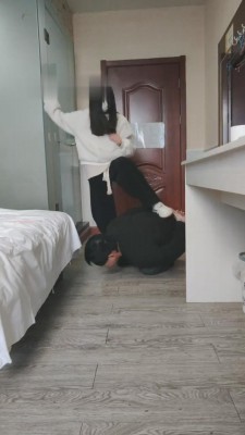 【最抗揍M】双学生素人鞭打/耳光/踩踏 bf9402