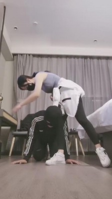 【杳杳】健身女神把教练绑起来虐 bf9843