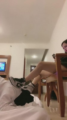 【甜依】夜跑回来让狗舔我脏鞋 bf5609