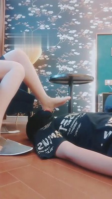 【酱酱子s】学生S小白鞋肉丝羞辱调 bf15691