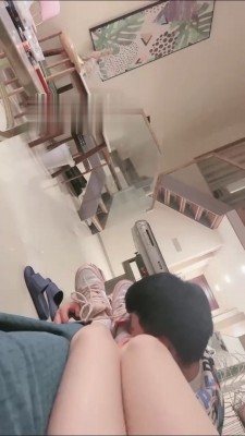【强抚】男友闻原味臭袜臭脚 bf16585