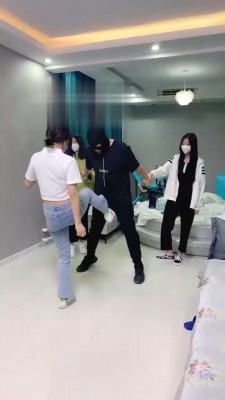 【精神小妹】多位素人学生S暴力提档 bf17885