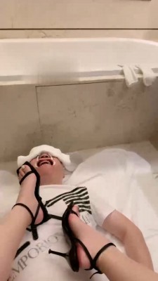 【上海赵丽颖】超美网红开口器人体垃圾桶/擦鞋器/刷牙漱口水 bf21444