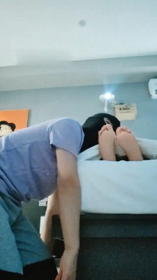 【申小悦】下跪舔脚舔鞋/骑马伺候洗漱 bf28534