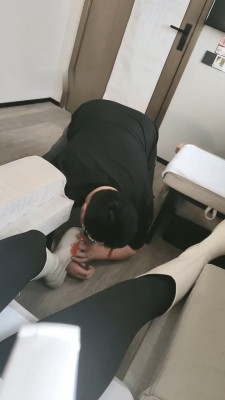 【聆彤】长靴S-骑马/人头坐垫/原味白袜/转胯踩踏/头压洗脚盆 JS23052605