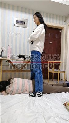 【樱樱】母畜-运动鞋全体重踩/骑马狗爬/闻臭袜/赏赐圣水 bf37913