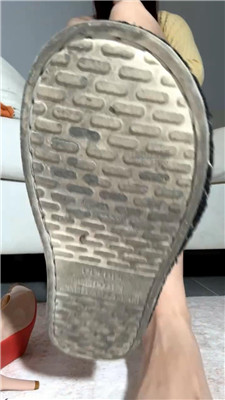 【桃老师】脏拖鞋裸足    260508-46