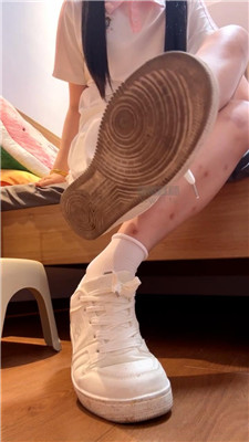 【六六】小白鞋炸    260528-9