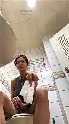 【露娜】白袜肉丝裸足美臀黄金    260608-32