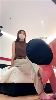 【楚楚】闻舔腋下-品尝臭脚 JS260622-33