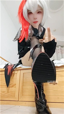 【美少女战士】cos影黑丝裸足虐爆狗脑    260628-19