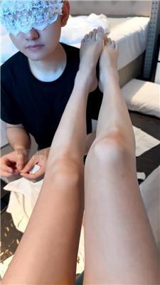 【优乐】圈养贱狗黑丝踩喂食 JS260701-9
