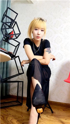 【媛媛姐妹团苏苏】肉丝高跟裸足    260704-41