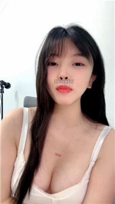 【玥玥玥】性感乳沟炸J    260718-39