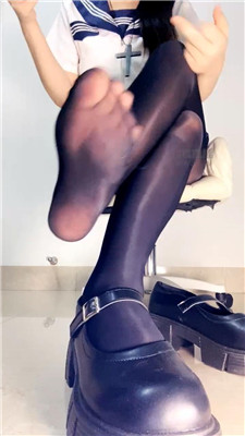 【礼儿】臣服Jk女王黑丝脚下    260721-34