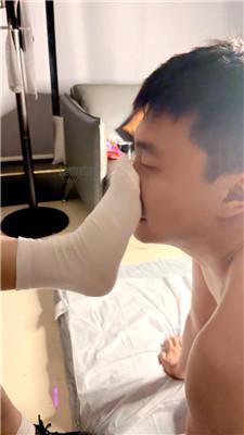 【薄巧】御姐皮鞋白袜玩贱奴    JS260814-2