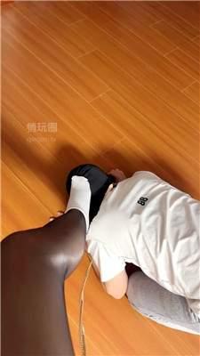 【妈咪酱】拴狗链遛狗-黑丝白袜辱   JS260905-25